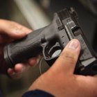 Cómo buscar números de serie en armas Cómo buscar números de serie en armas