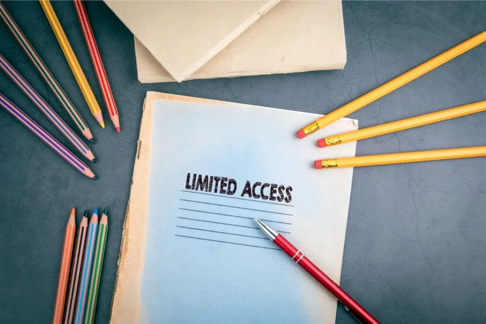 ¿Puede un civil tener matrícula?