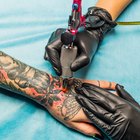 Leyes de edad para los tatuajes en Oregón