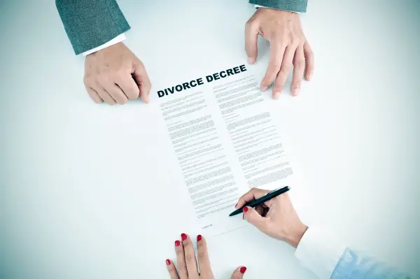 Cómo solicitar el divorcio en Michigan