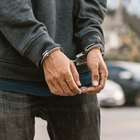 Cómo buscar órdenes judiciales en Michigan