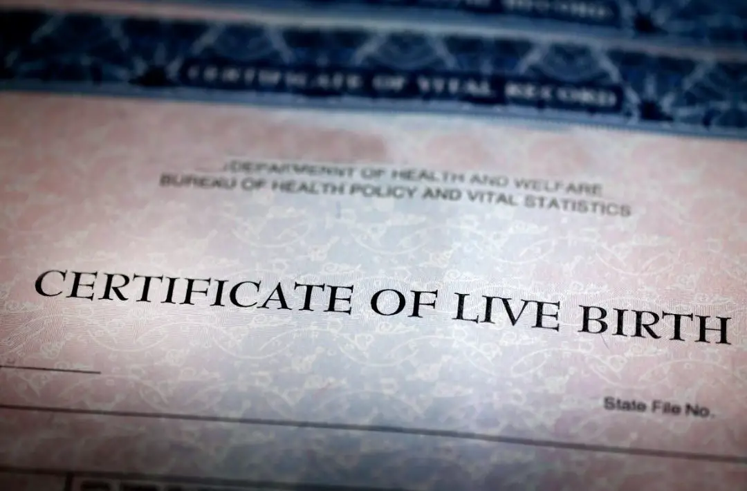 Cambio de designaciones de género en los certificados de nacimiento: pautas estado por estado