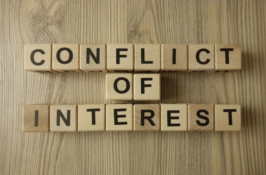 ¿Qué es una exención por conflicto de intereses?