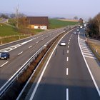 Cómo denunciar a alguien que conduce con una licencia suspendida en California