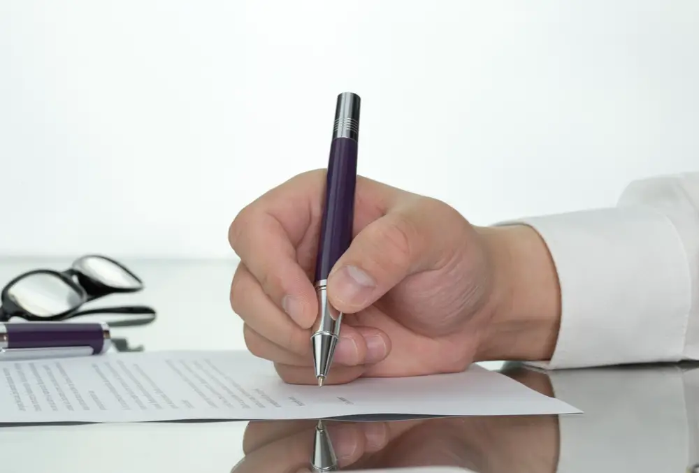 ¿Cómo escribir una declaración ante el tribunal?