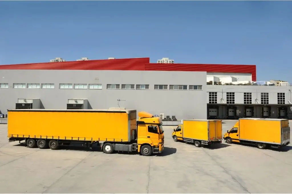 ¿Dónde puedo aparcar mi vehículo comercial durante la noche? ¿Dónde puedo aparcar mi vehículo comercial durante la noche?